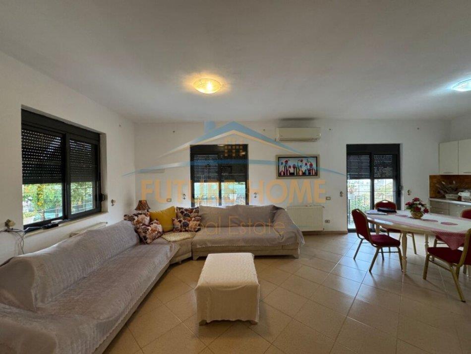 Jepet me qera apartament 2+1, Selite 400 euro