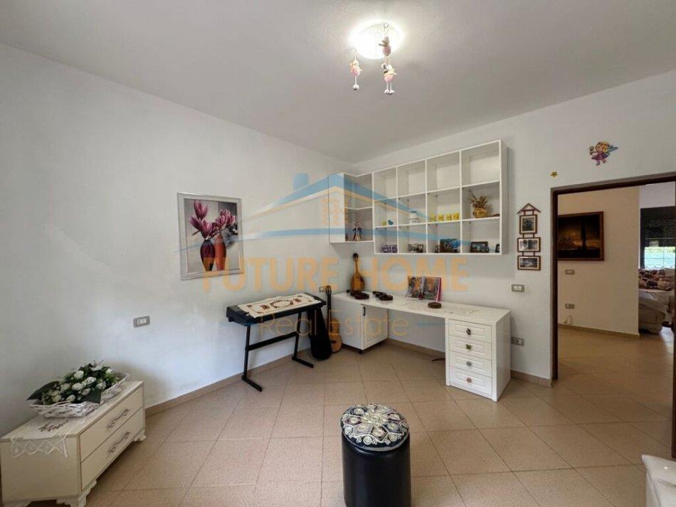 Jepet me qera apartament 2+1, Selite 400 euro