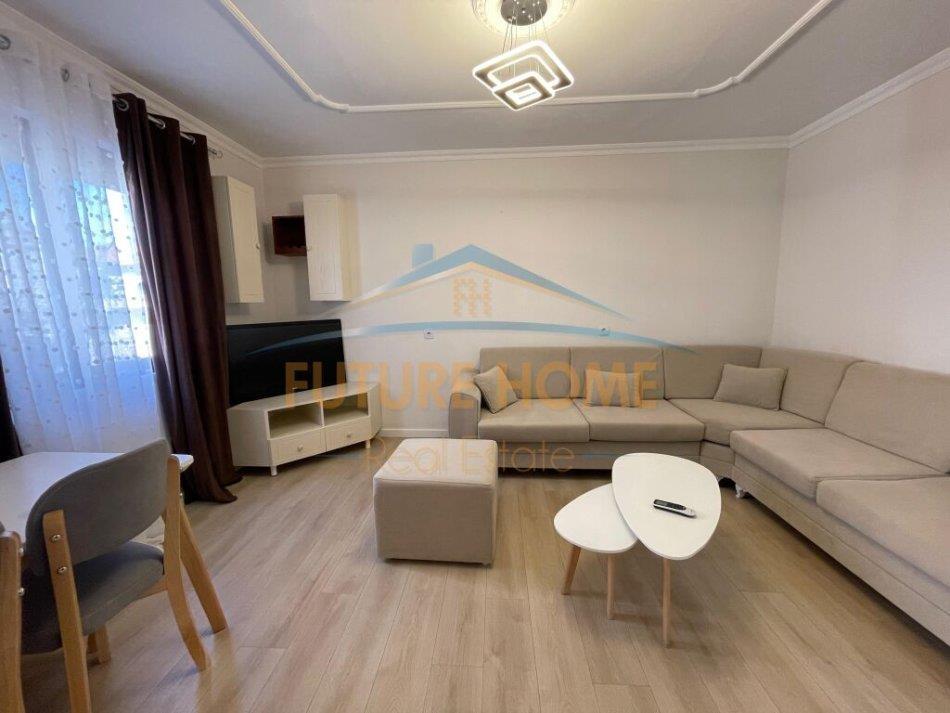 Shitet apartament 1+1 90000 euro (Rruga Xhanfize Keko)