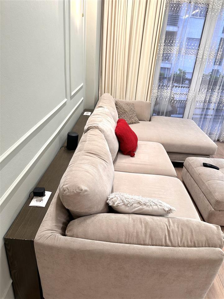 Jepet me Qera MUJORE apartment i mobiluar ne Astir