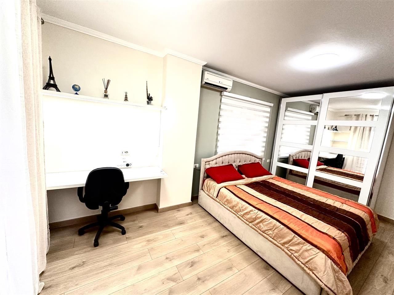 Jepet me Qera MUJORE apartment i mobiluar ne Astir