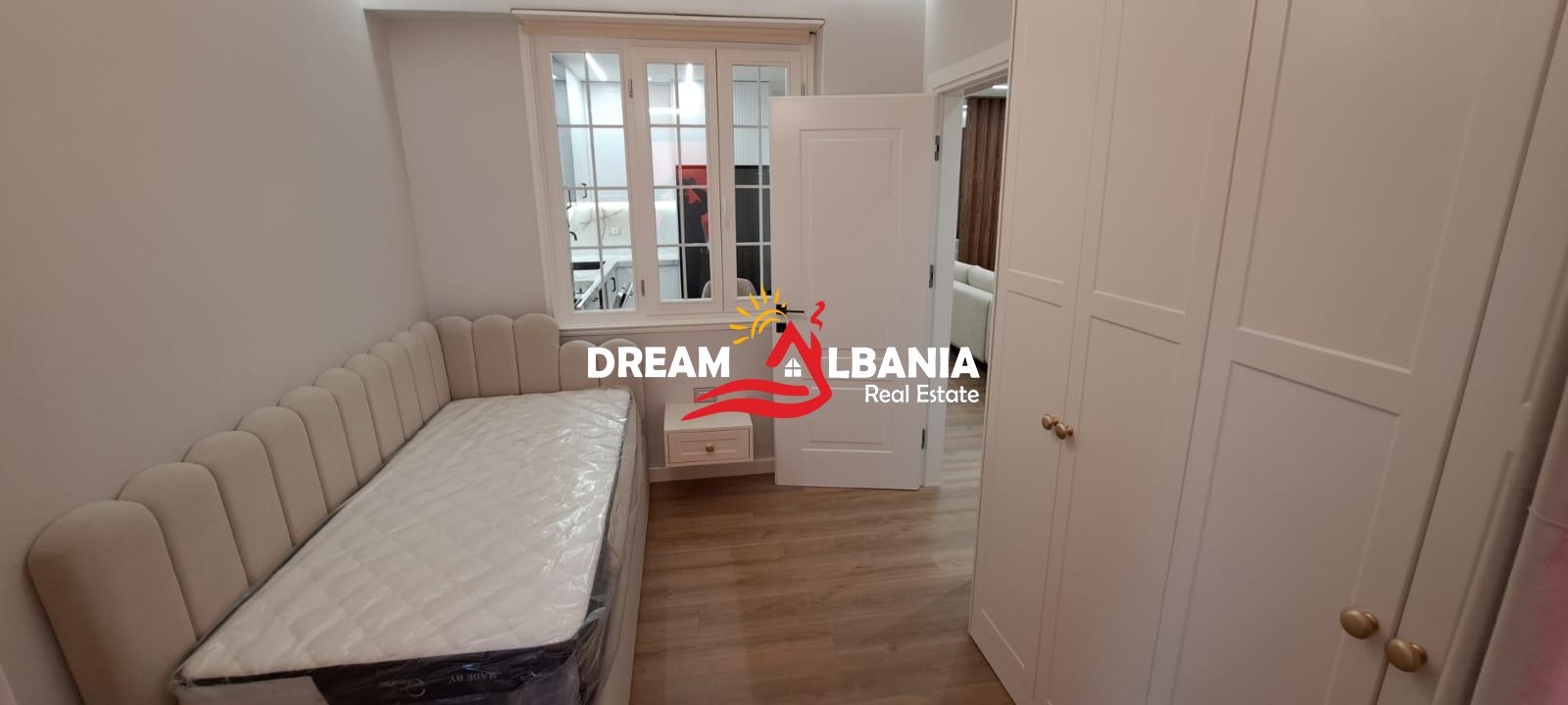Apartament Luksoz 2+1 me Qera tek Selvia,1000 euro