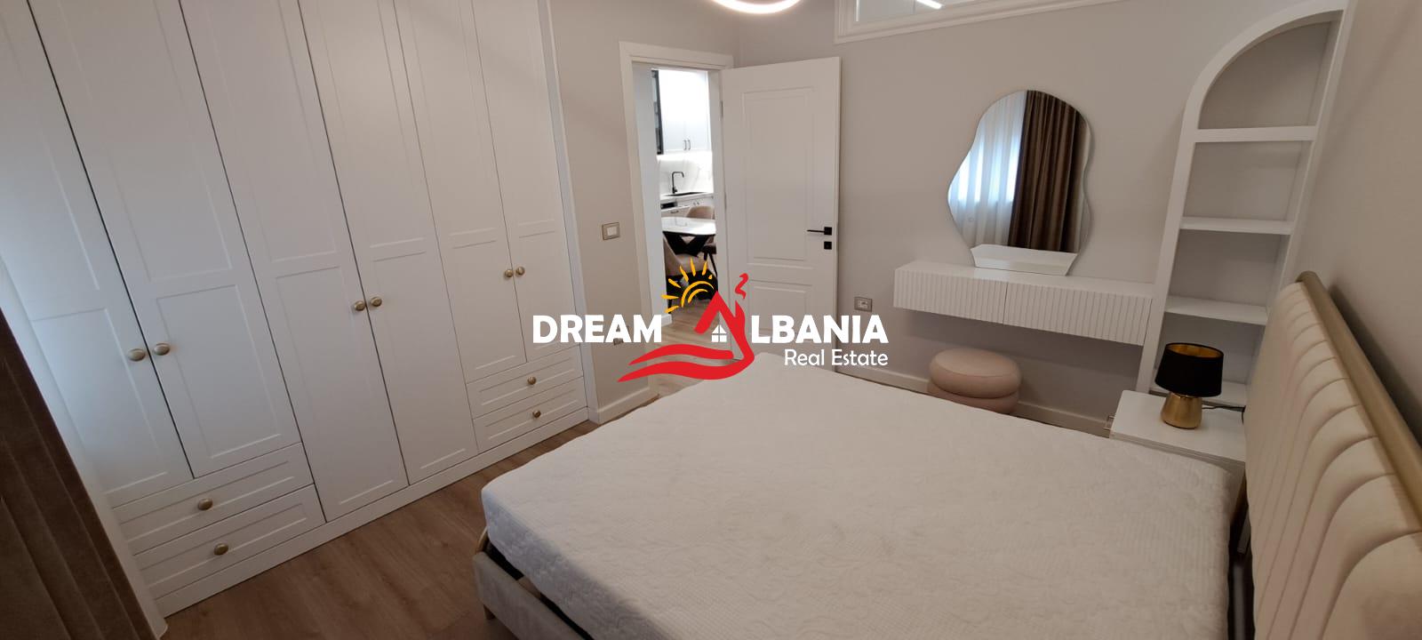 Apartament Luksoz 2+1 me Qera tek Selvia,1000 euro