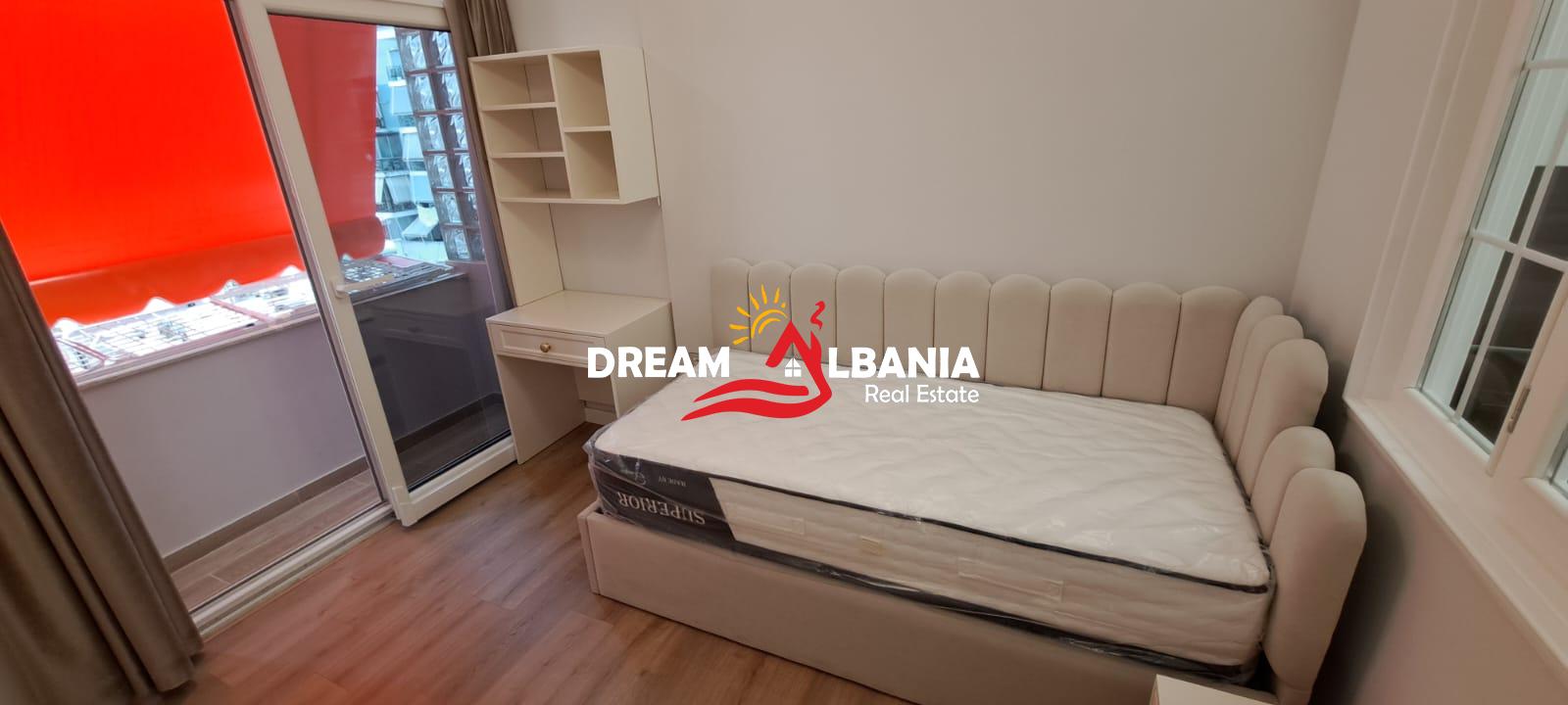 Apartament Luksoz 2+1 me Qera tek Selvia,1000 euro