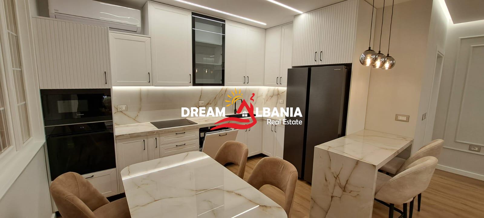 Apartament Luksoz 2+1 me Qera tek Selvia,1000 euro