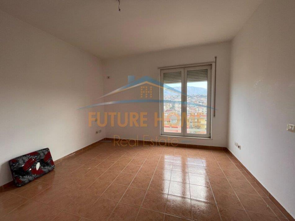 Tirane, shes 2+1+Ballkon Kati 8, 105 m² 170.000 € (GRAMOZ PA