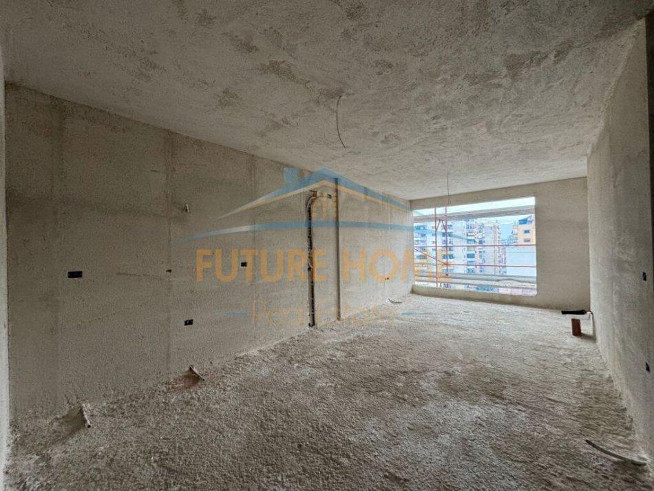 Shitet Apartament 2+1 260,000 € Komuna Parisit