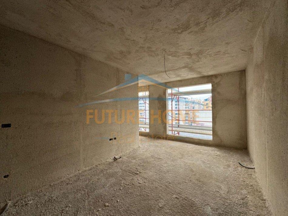 Shitet Apartament 2+1 260,000 € Komuna Parisit