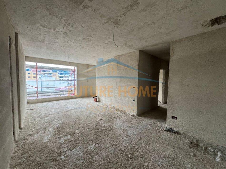 Shitet Apartament 2+1 260,000 € Komuna Parisit