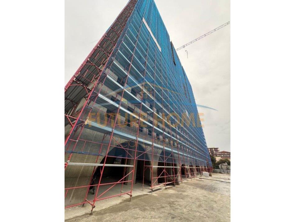 Shitet Apartament 2+1 260,000 € Komuna Parisit