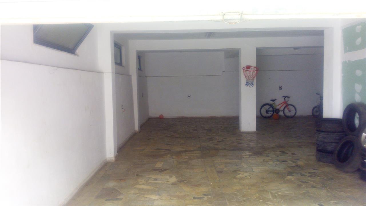 Jap me qera Vile 4 katëshe+papafingo+garazh, 3200 Euro/muaj