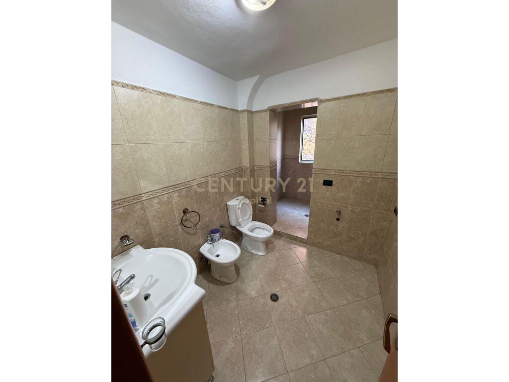 Apartament 1+1 Me Qira te Shkolla e Baletit CAPITAL108071