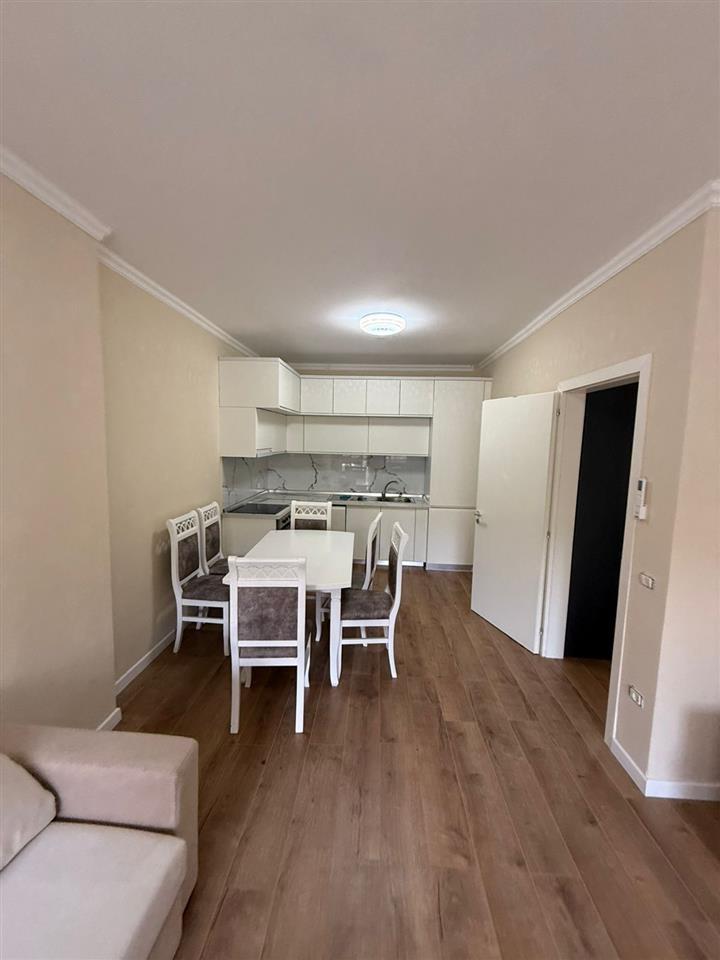 Shitet Apartament 1+1 te Shkembi kavajes
