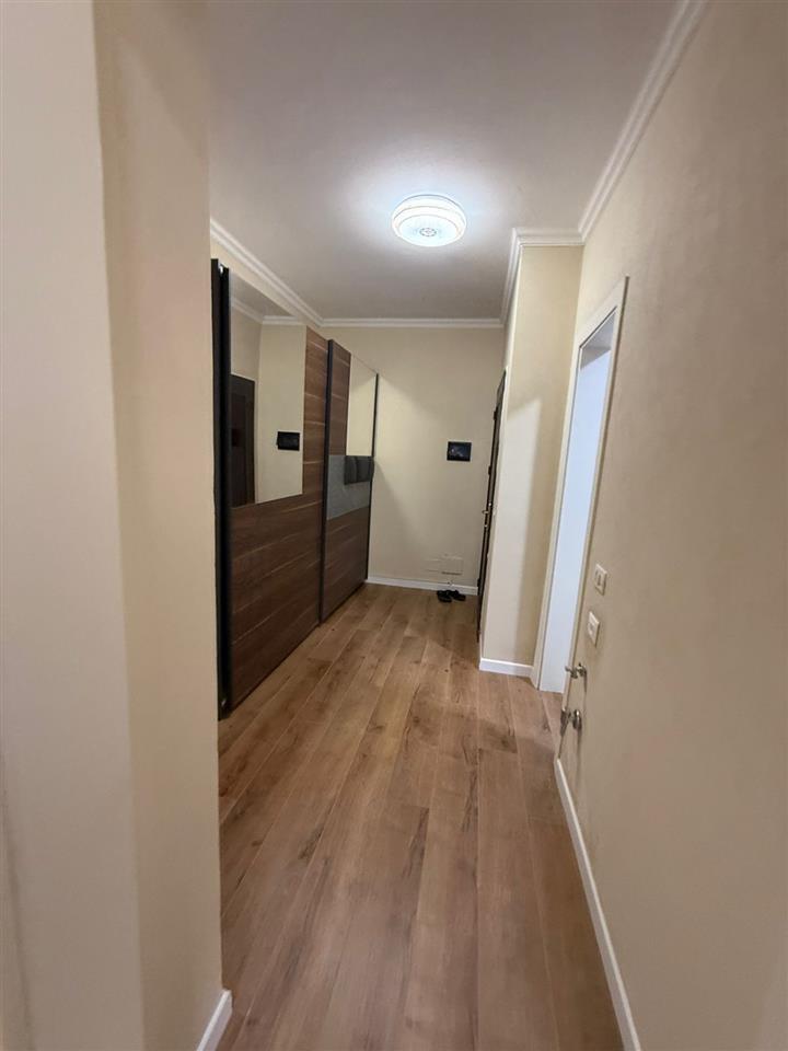 Shitet Apartament 1+1 te Shkembi kavajes