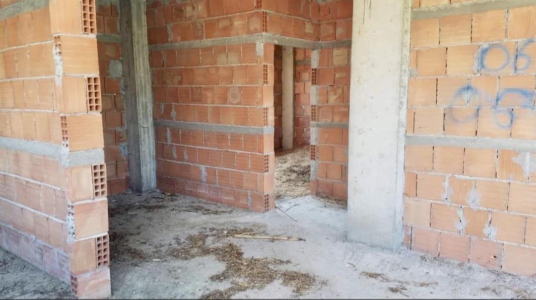 SHITET SHTEPIA 1 KATESHE NE PROCES NDERTIMI , PORTEZ FIER