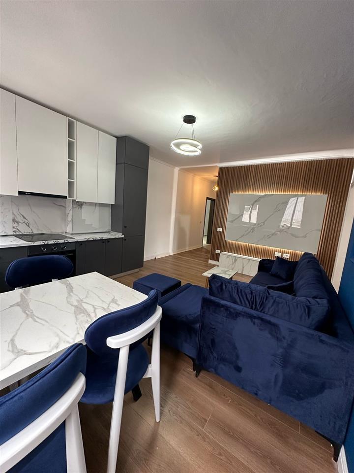 Shitet Apartament 2+1 te Shkembi kavajes