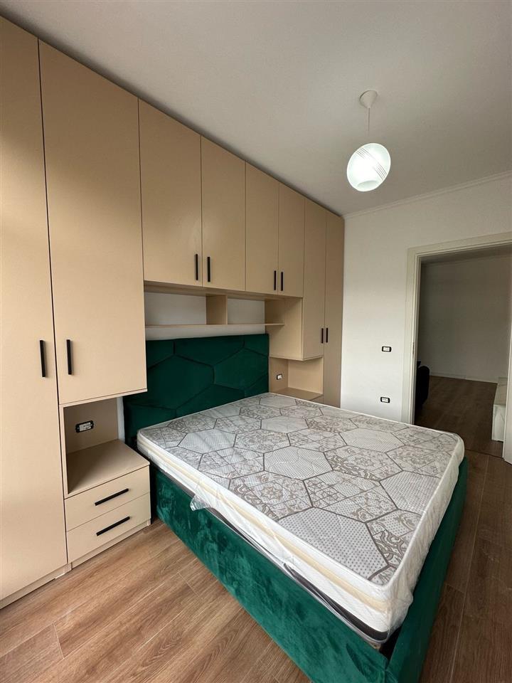 Shitet Apartament 2+1 te Shkembi kavajes