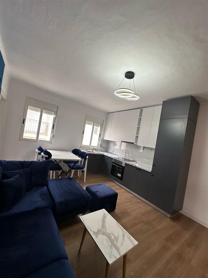Shitet Apartament 2+1 te Shkembi kavajes