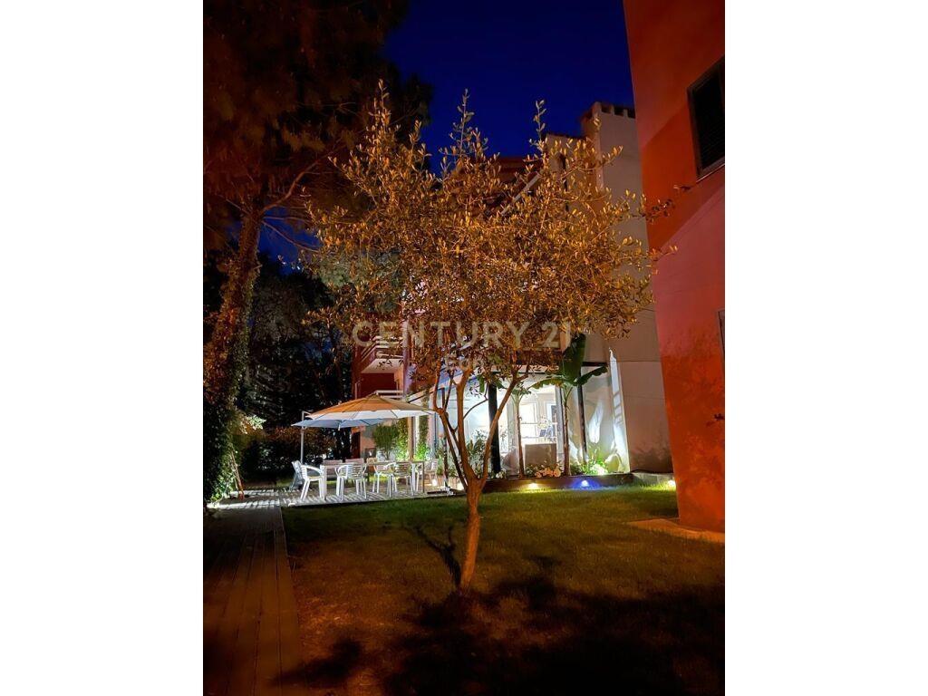 SHITET APARTAMENT 2+1 ME OBORR NE QERRET , NE REZIDENCE !