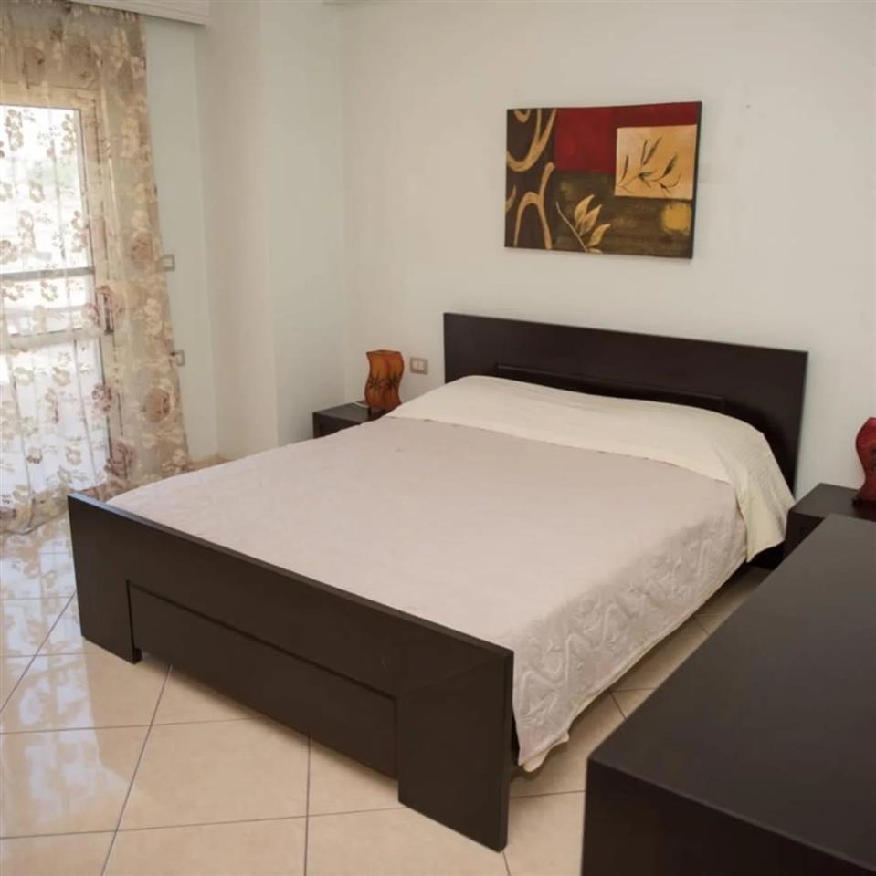 Apartament ne qera 2+1+2 tek Albano dhe Romina Vlore