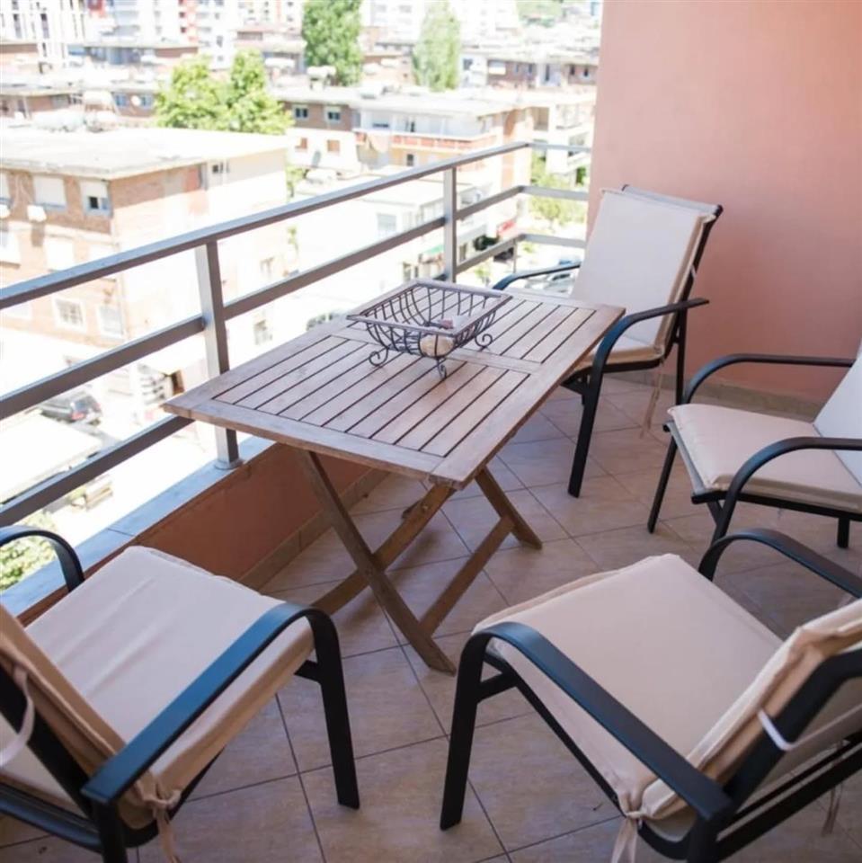 Apartament ne qera 2+1+2 tek Albano dhe Romina Vlore
