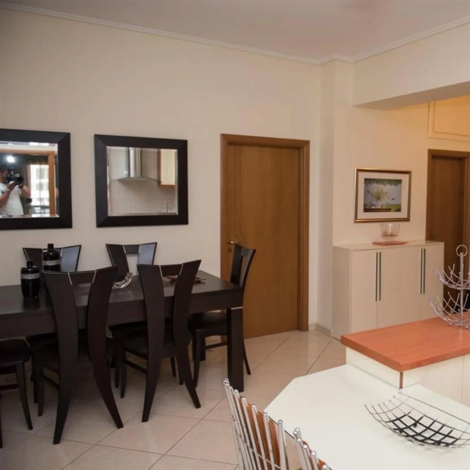 Apartament ne qera 2+1+2 tek Albano dhe Romina Vlore
