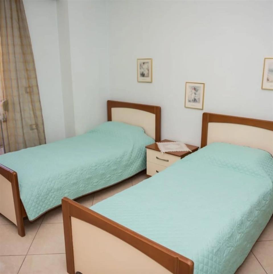 Apartament ne qera 2+1+2 tek Albano dhe Romina Vlore