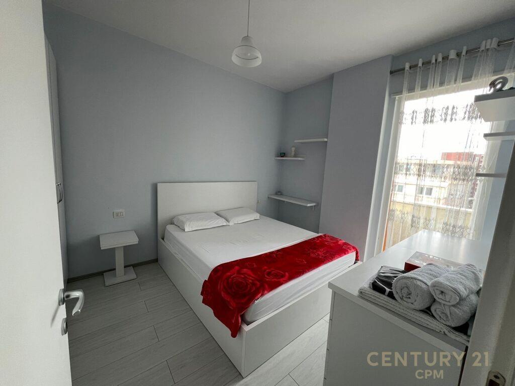 Apartament 1+1 per qira tek Kupola, prane Zogut te Zi!