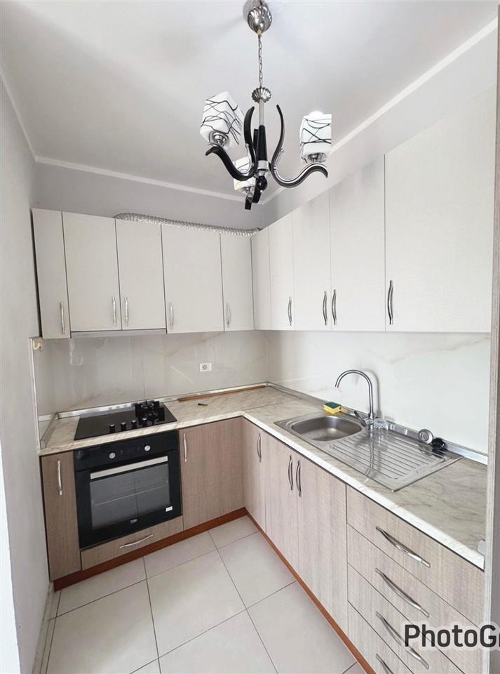 Kavaje,apartament 1+1,pallat I ri,shetitorja”Josif Budo”.