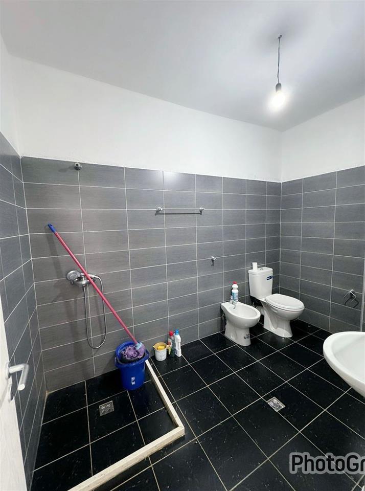 Kavaje,apartament 1+1,pallat I ri,shetitorja”Josif Budo”.