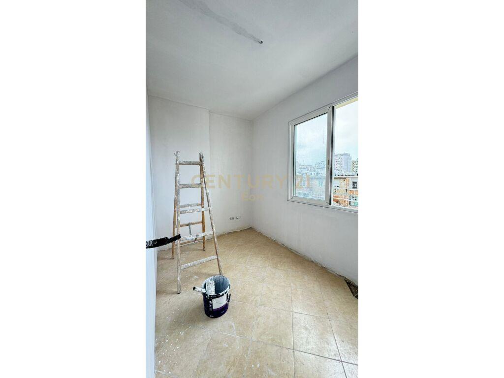 SHITET APARTAMENT 2+1 , ISH -URT DURRES !