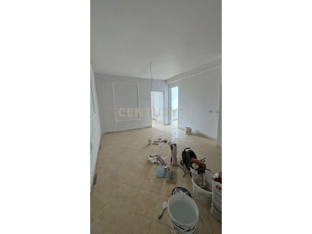 SHITET APARTAMENT 2+1 , ISH -URT DURRES !