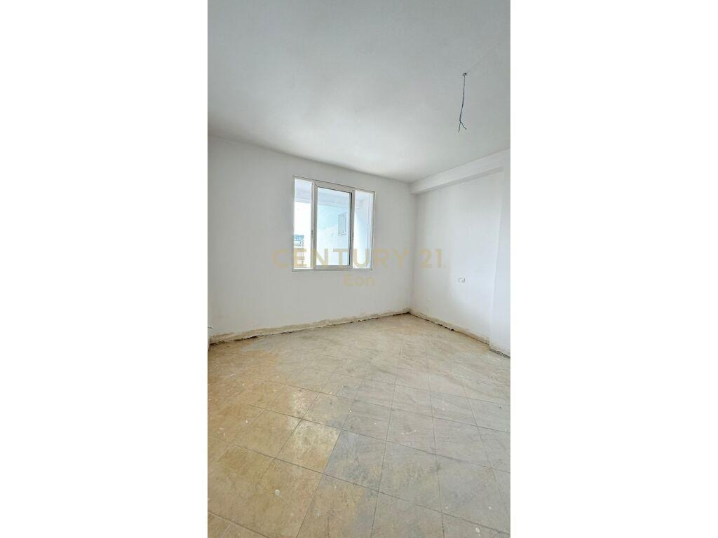 SHITET APARTAMENT 2+1 , ISH -URT DURRES !