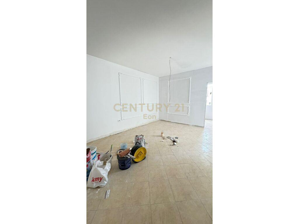 SHITET APARTAMENT 2+1 , ISH -URT DURRES !