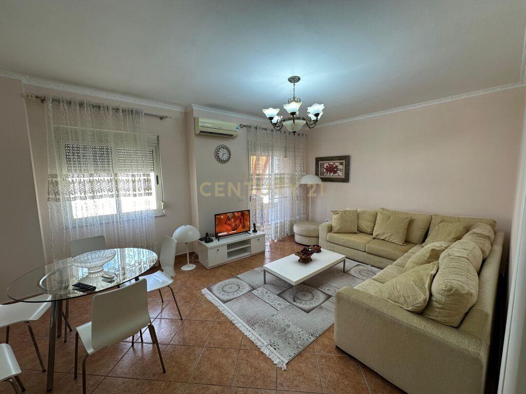 SHITET APARTAMENTI 2+1+2 PRANE ISH FABRIKES BUKES ,NE DURRES