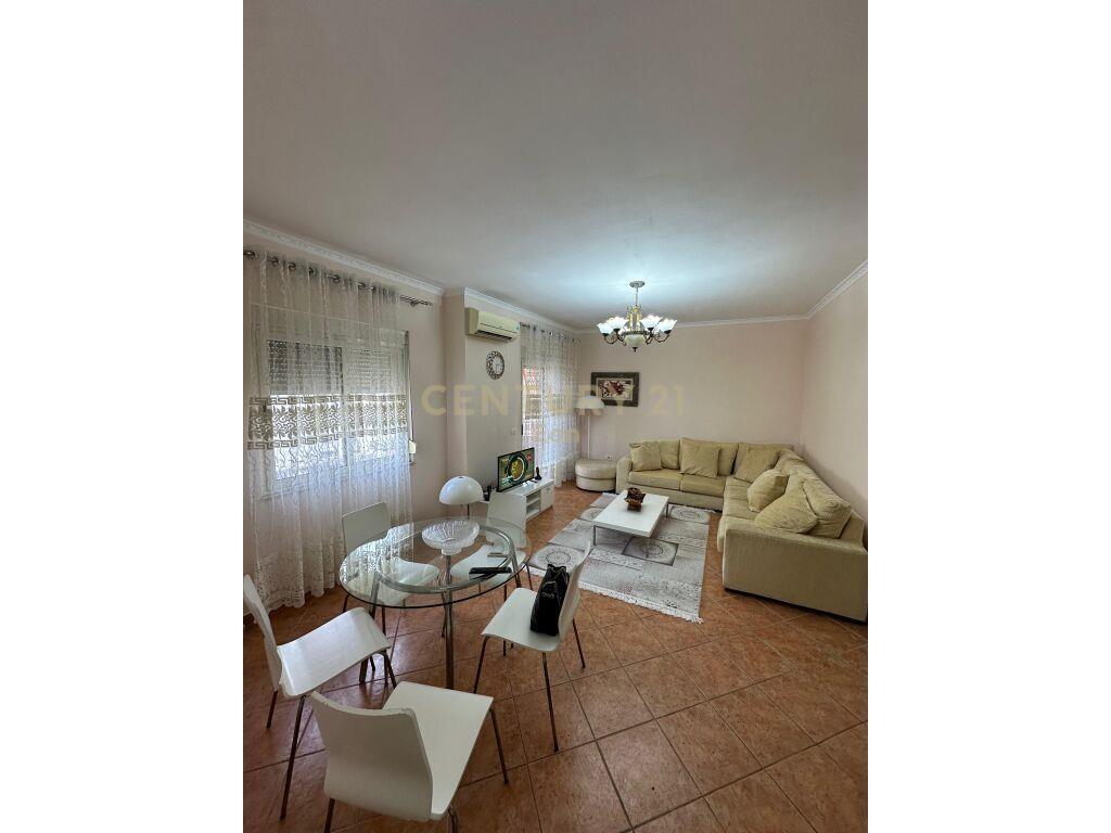 SHITET APARTAMENTI 2+1+2 PRANE ISH FABRIKES BUKES ,NE DURRES