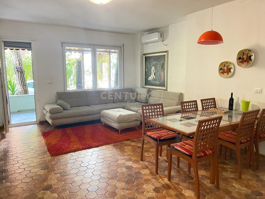 APARTAMENT 2+1 NE ZONE REZIDENCIALE, QERRET !