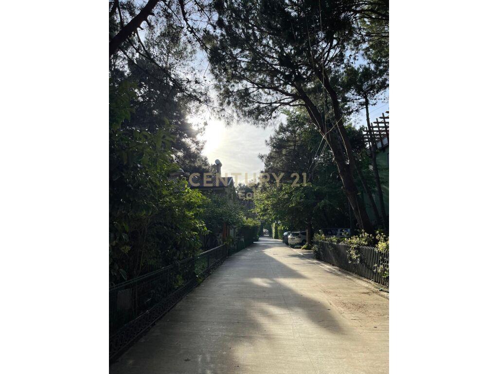 APARTAMENT 2+1 NE ZONE REZIDENCIALE, QERRET !