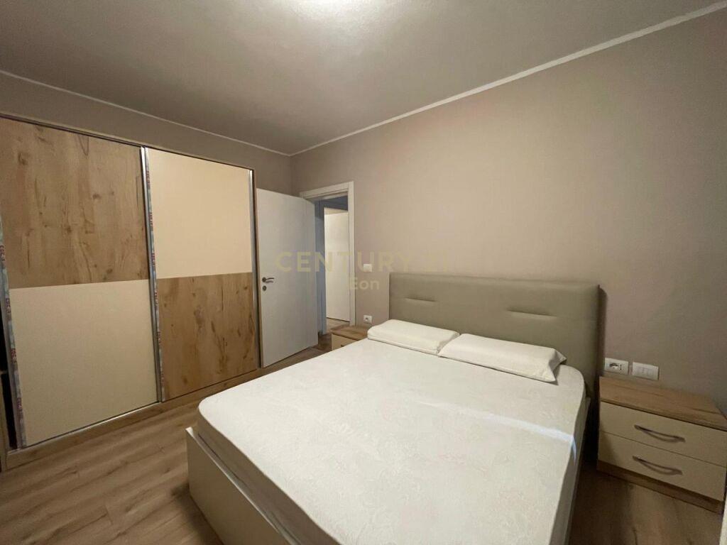 APARTAMENT 2+1 NE ZONE REZIDENCIALE, QERRET !