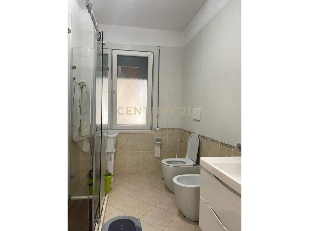 APARTAMENT 2+1 NE ZONE REZIDENCIALE, QERRET !