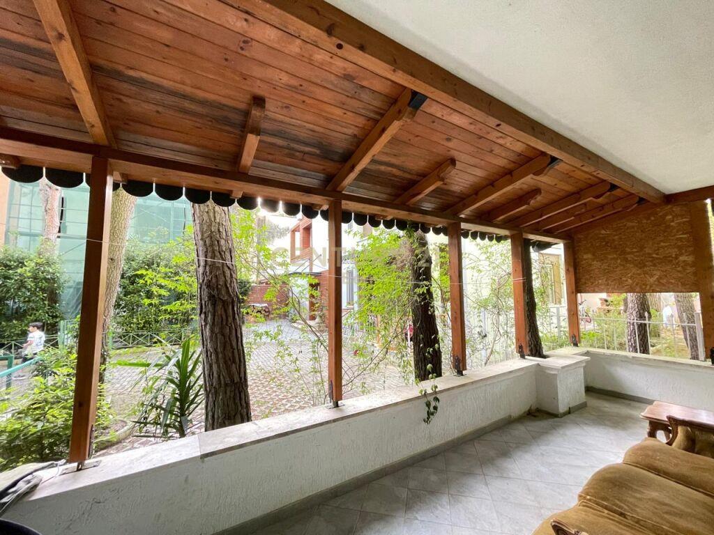 APARTAMENT 2+1 NE ZONE REZIDENCIALE, QERRET !