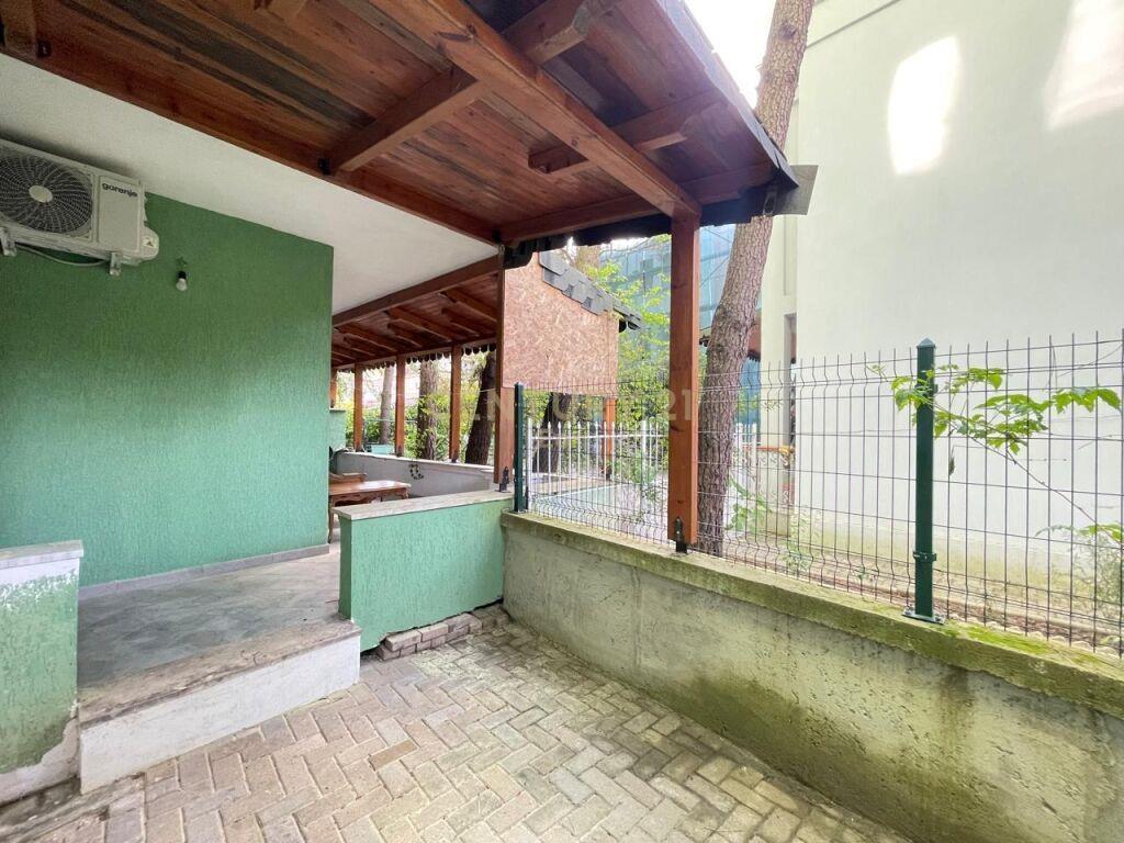 APARTAMENT 2+1 NE ZONE REZIDENCIALE, QERRET !