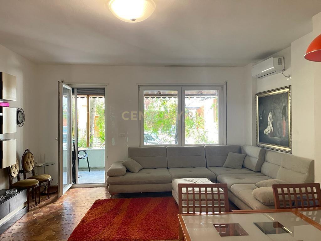 APARTAMENT 2+1 NE ZONE REZIDENCIALE, QERRET !