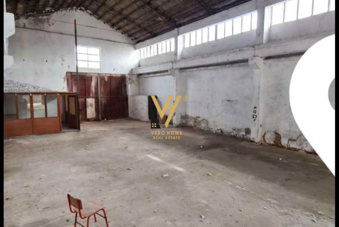 MAGAZINE 300 M2 NE DURRES 200.000 EURO