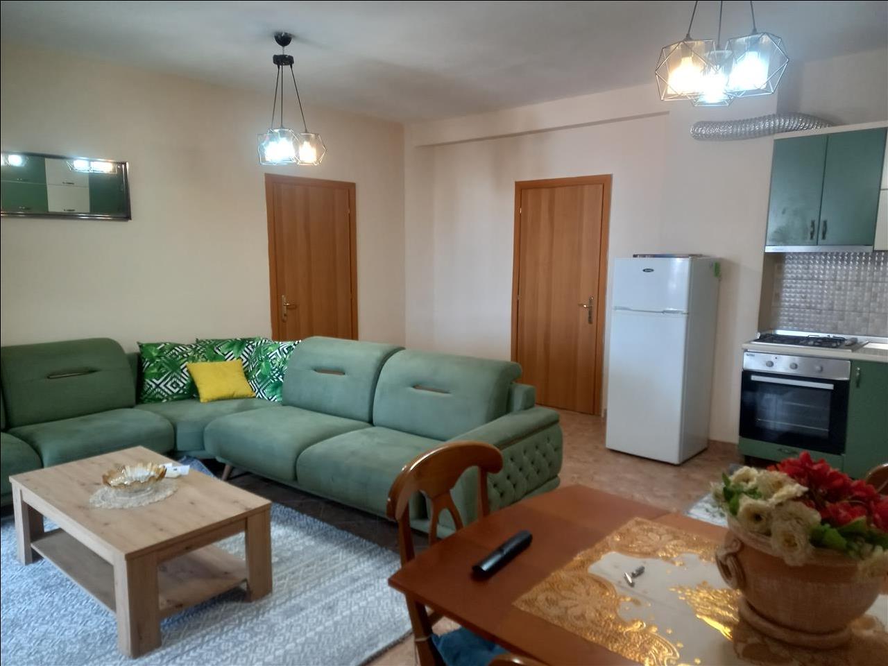 Qera 2+1+ verande tek muzeumi Durres