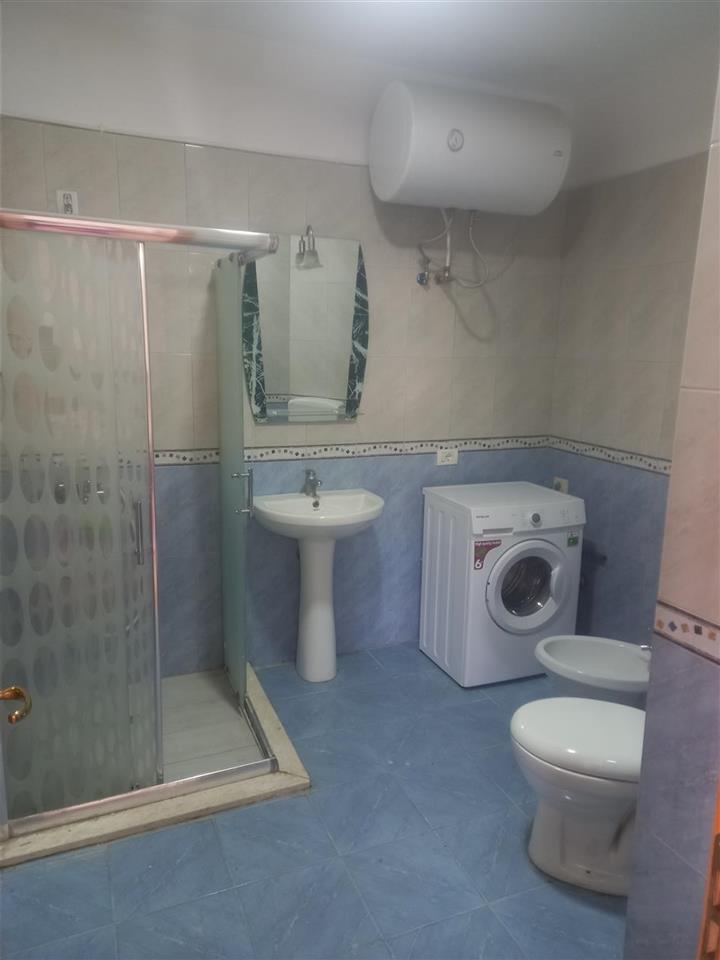 Qera 2+1+ verande tek muzeumi Durres