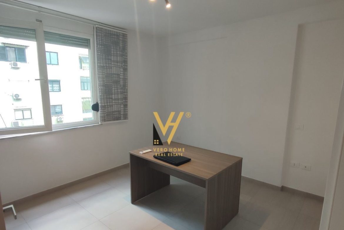 ZYRE 80M2 TE RR. MYSLYM SHYRI 700 EURO