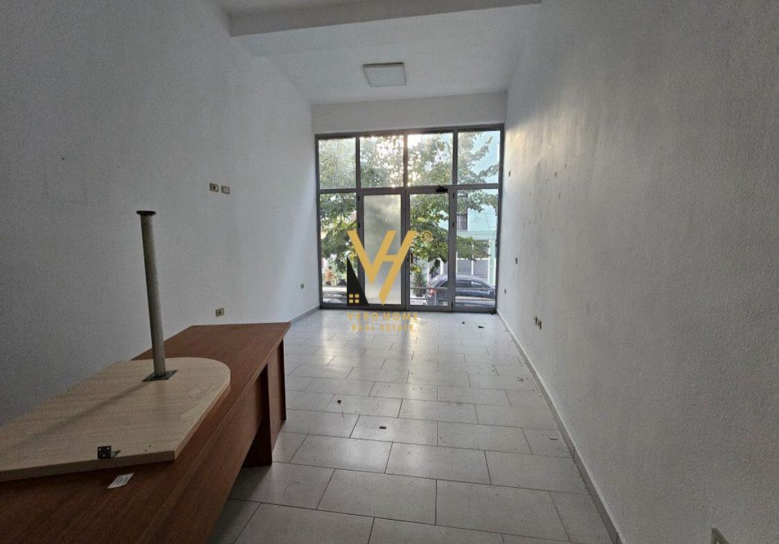 DYQAN 32 M2 TE RRUGA MINE PEZA 95.000 EURO