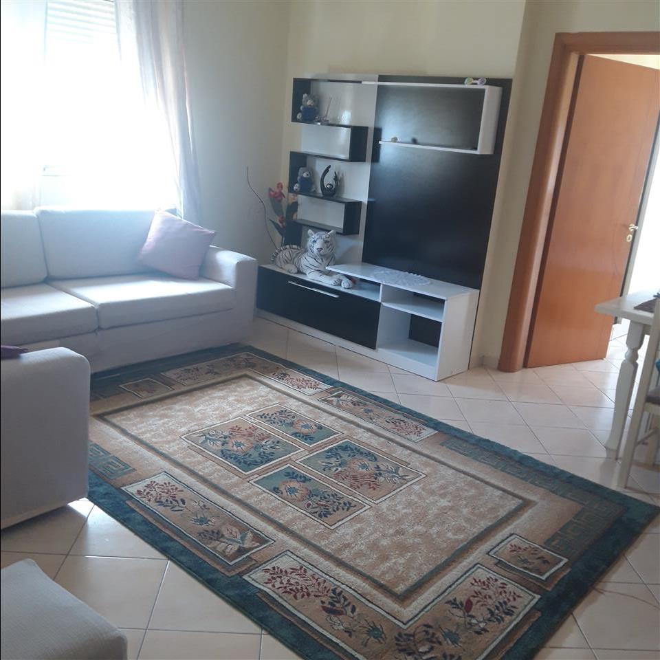 Apartamet me Qera