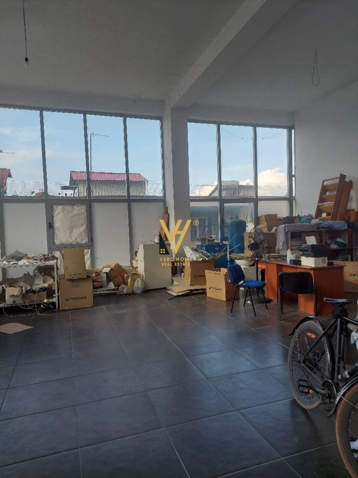 ZYRE 216M2 TE RR.KONFERENCA E PEZES 1.200 EURO